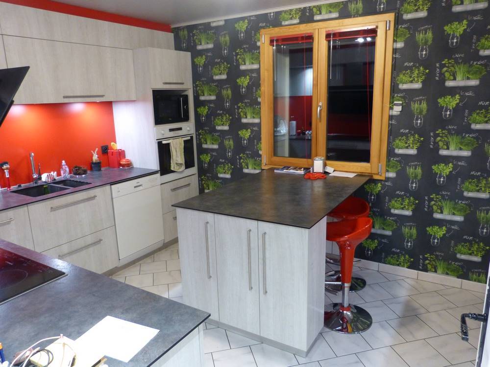 cuisine bois et rouge