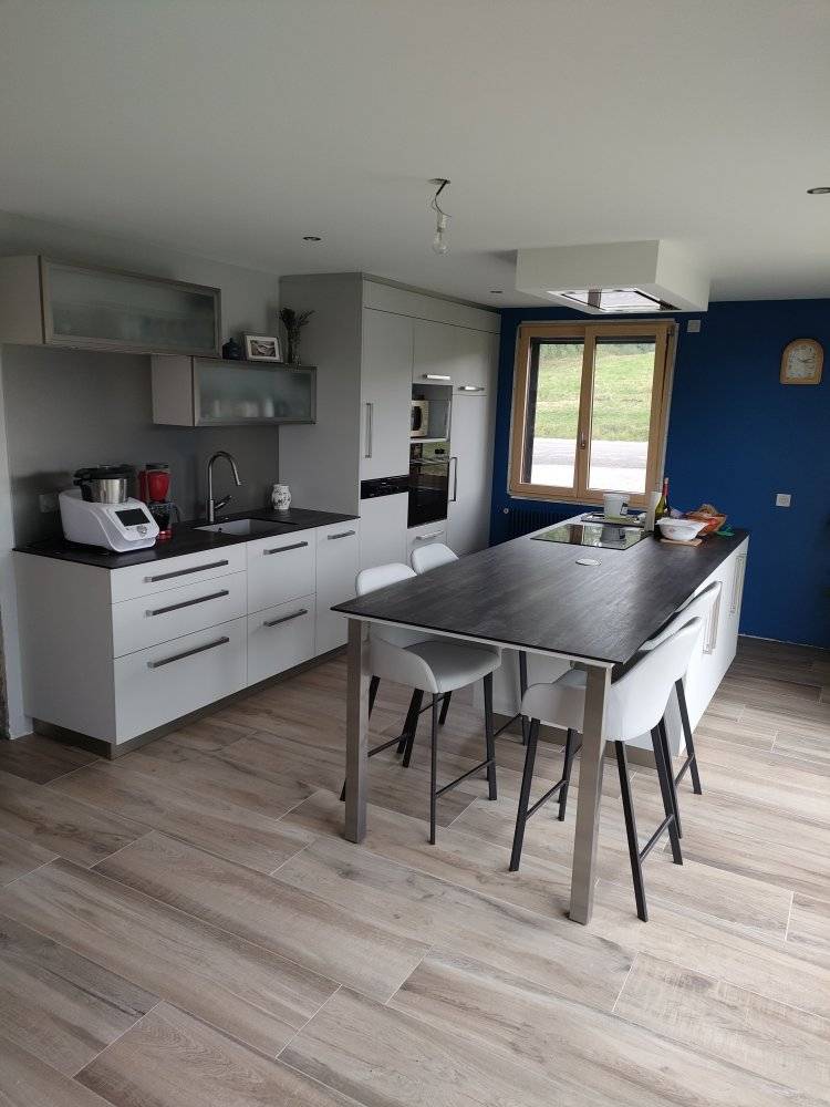 cuisine moderne noire et blanche